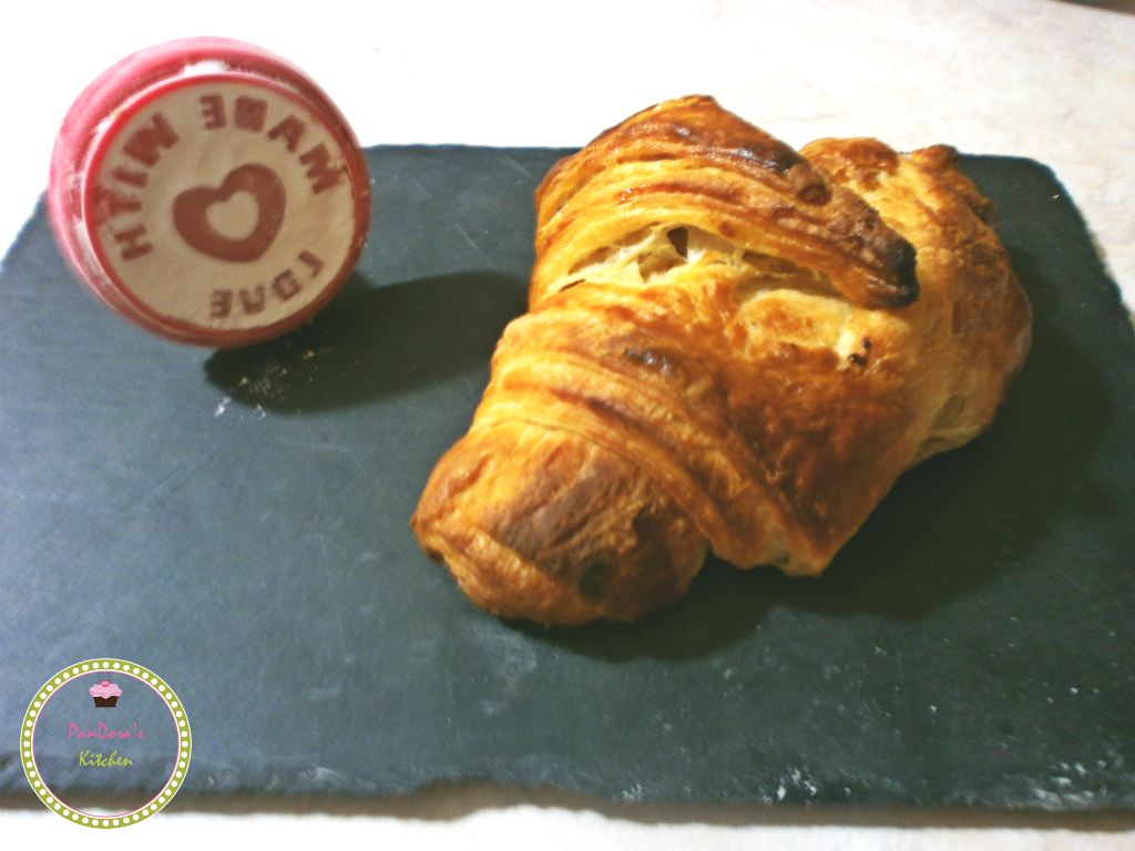 κρουασάν-κρουασάν βουτύρου απο γαλλικό φούρνο-πρωινο