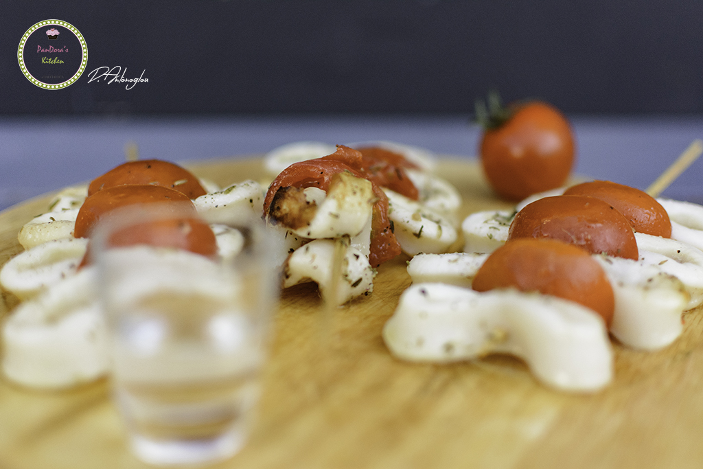 σουβλάκια καλαμαριού-καλαμάρι-σουβλάκι-Ελλάδα-Χίος-ούζο-καλοκαίρι