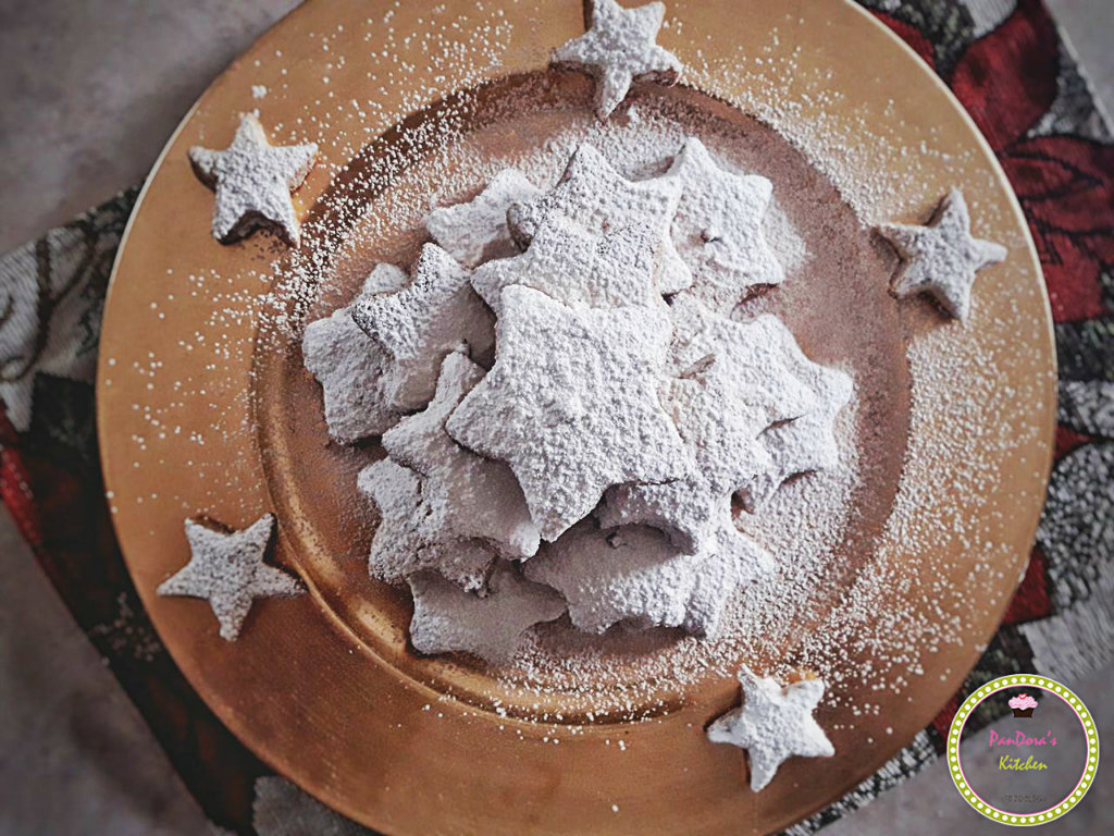 κουραμπιέδες βουτύρου-χριστουγεννιάτικο τραπέζι-γλυκα