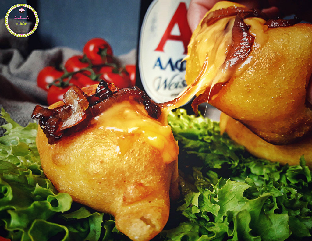 Corn dogs με καραμελωμένα κρεμμύδια-μπύρα-τσένταρ-τυρί-ΑΛΦΑ-μπύρα ΑΛΦΑ-λουκάνικο