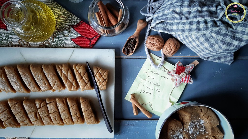 xiotika_foinikia-melomakarona-foinikia-xristoygenniatika_glyka